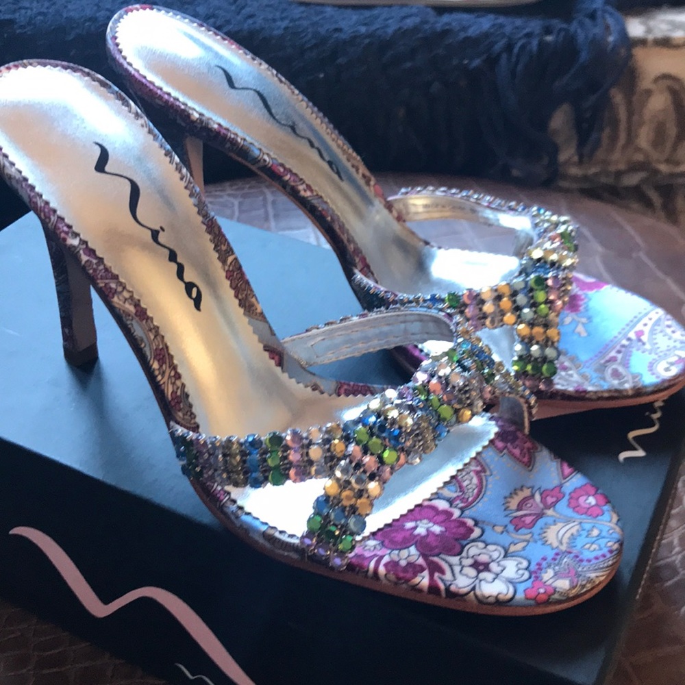 Jeweled Nina heels new, never worn.